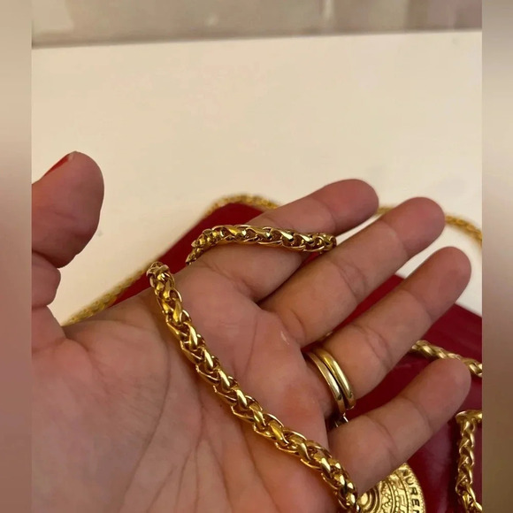 ! Rare Vintage, 1980's Yves Saint Laurent red bag with gold chain - Picture 12 of 14